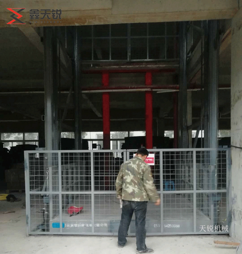 淮南10吨液压货梯交付使用